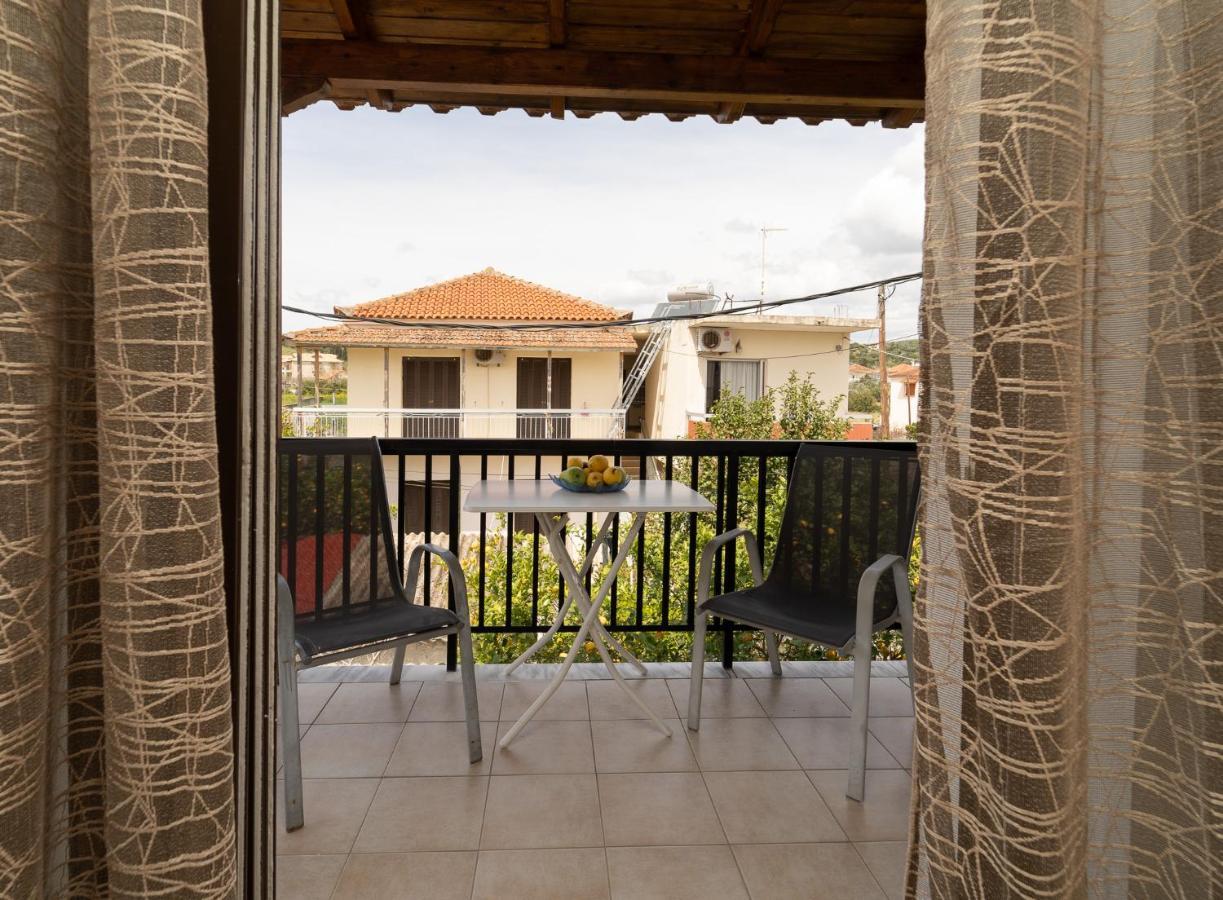 Tsimiklis Apartments Finikounta Exterior photo